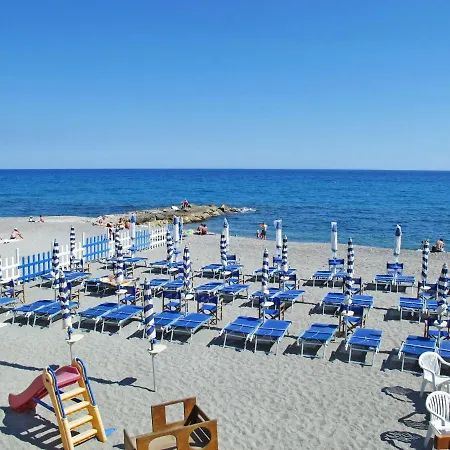 Апартаменты Locazione Turistica Maison Paradiso *